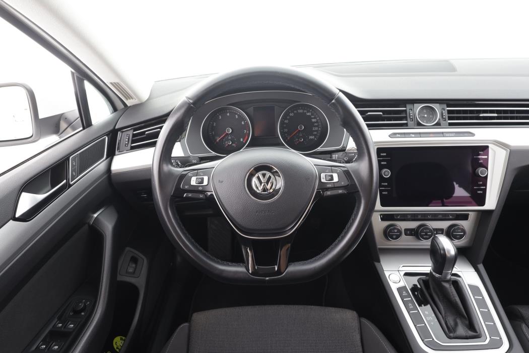 VOLKSWAGEN Passat 2019
