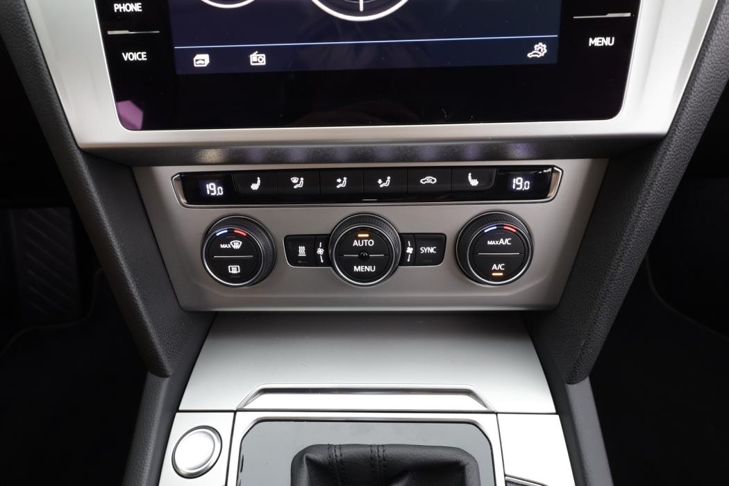 VOLKSWAGEN Passat 2019