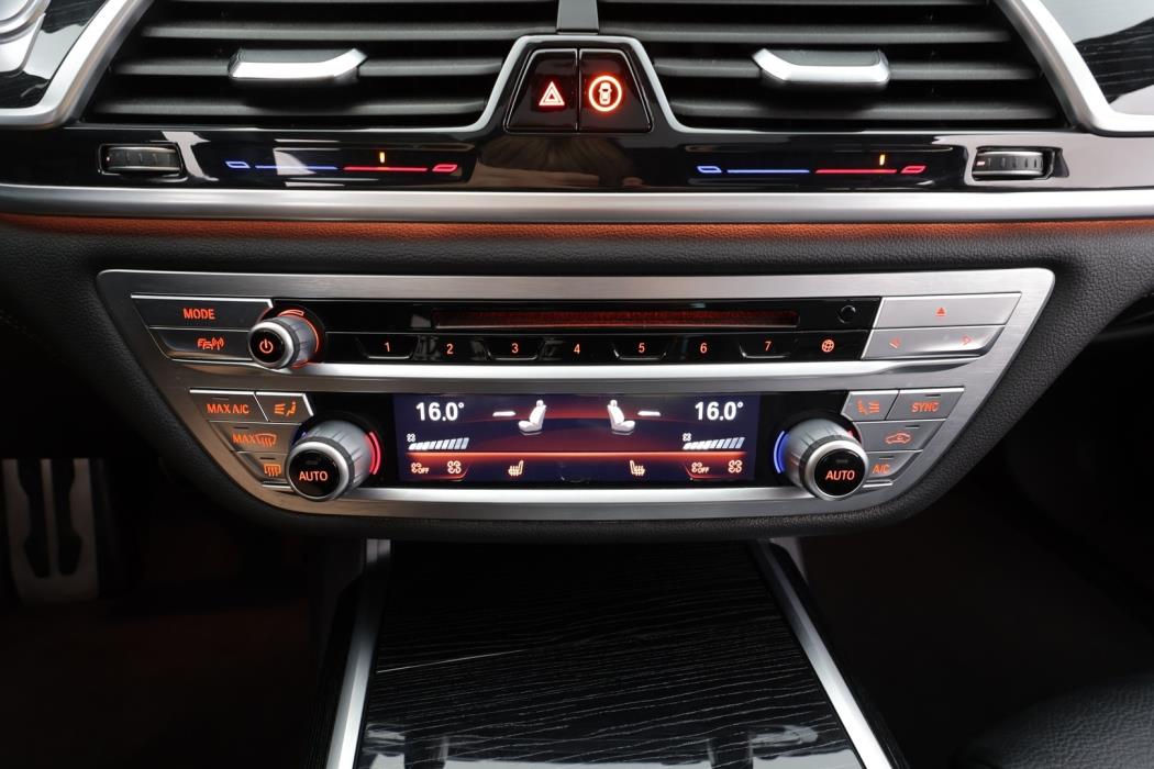 BMW 745 2020