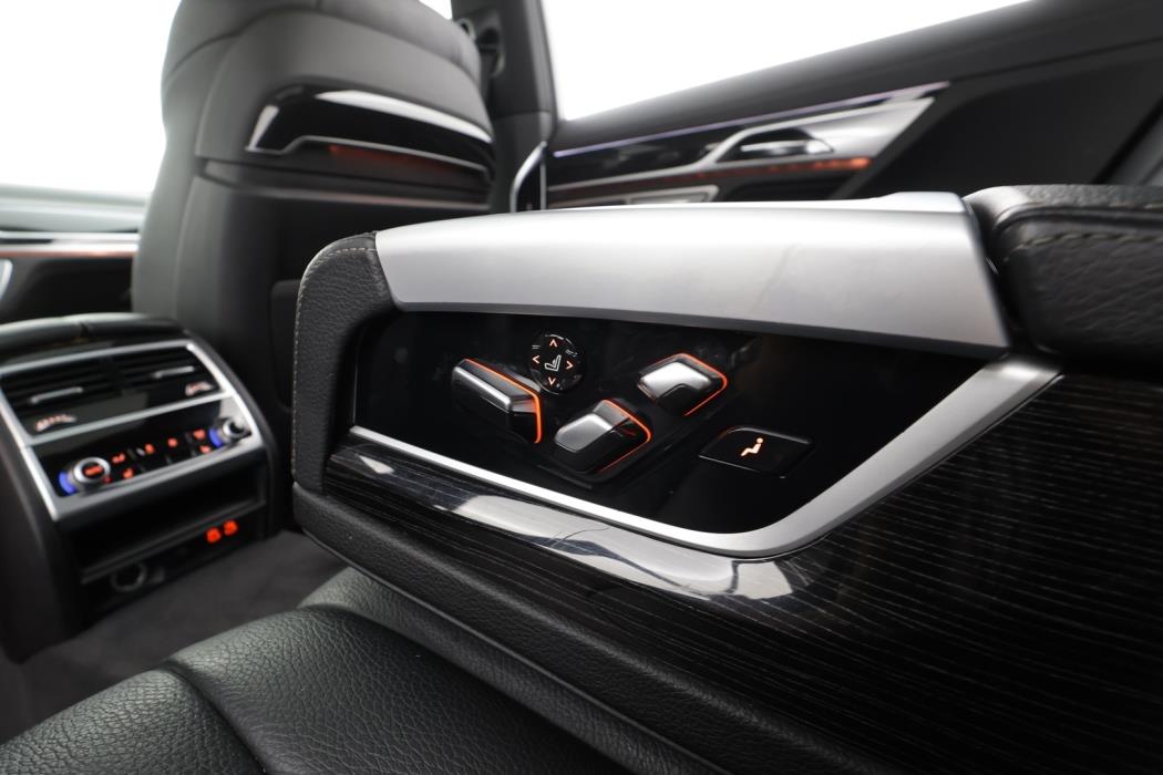 BMW 745 2020