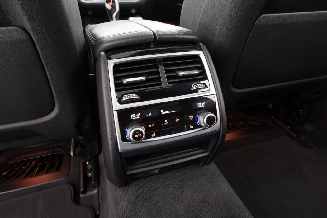 BMW 745 2020