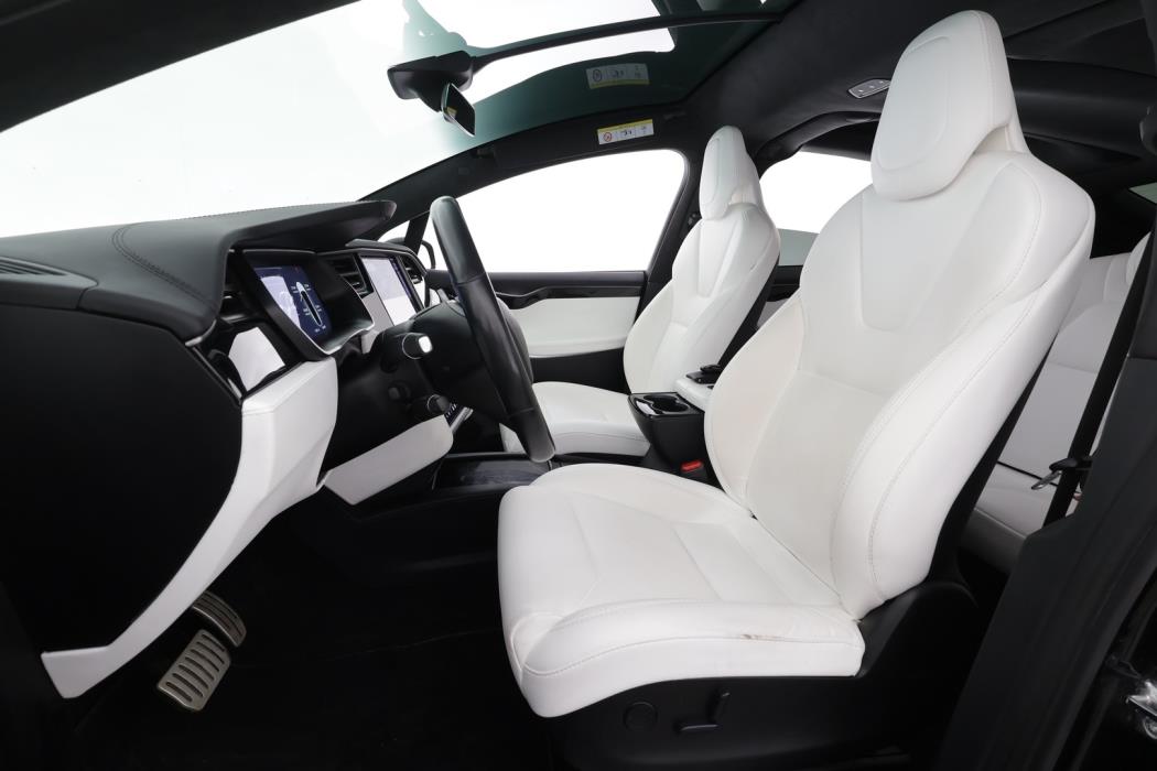 TESLA Model X 2019