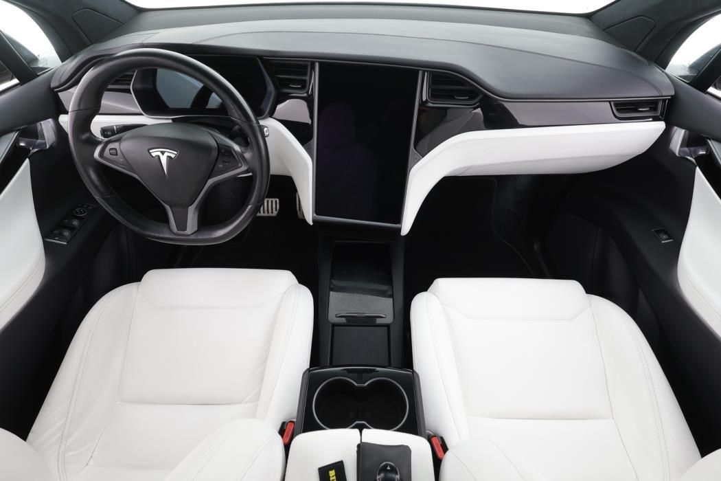 TESLA Model X 2019