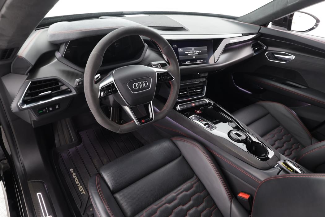 AUDI E-TRON GT RS 2022