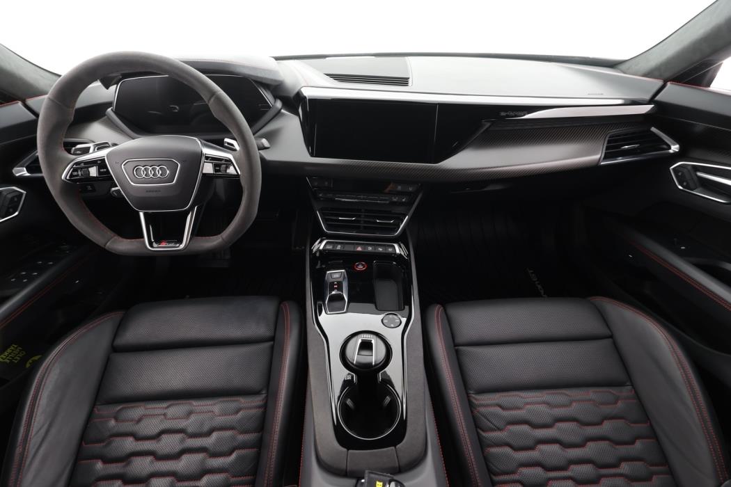 AUDI E-TRON GT RS 2022