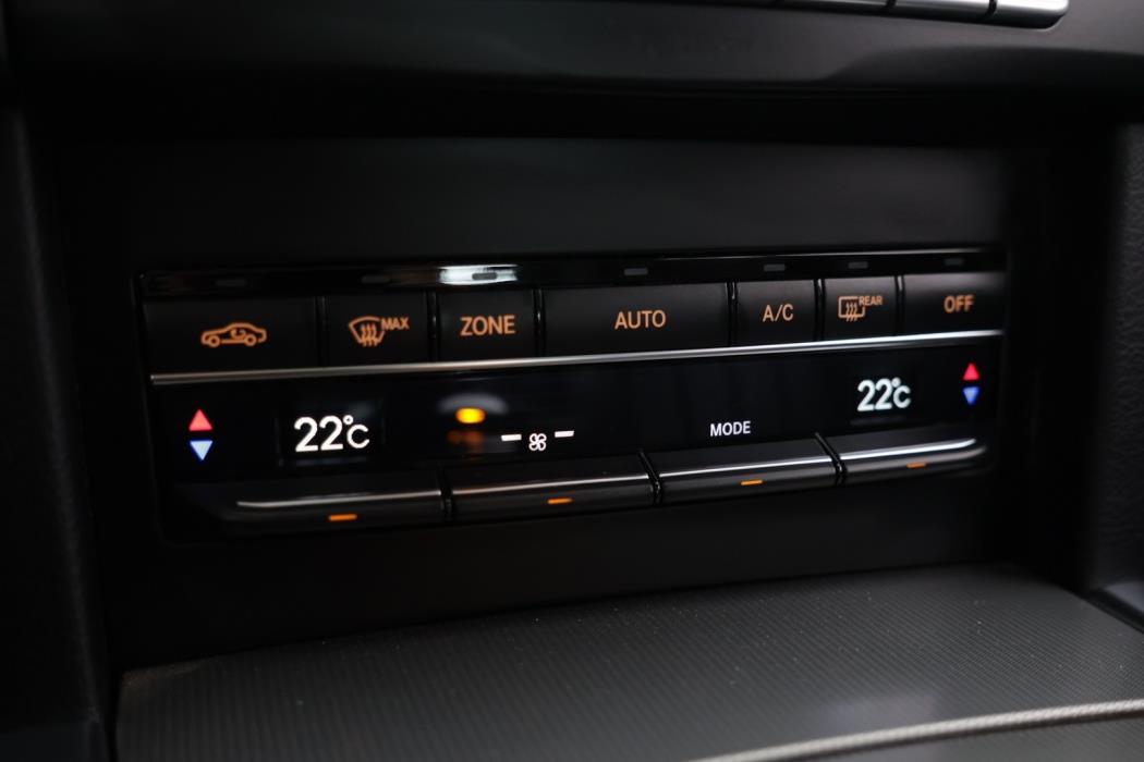 MERCEDES-BENZ E 2015