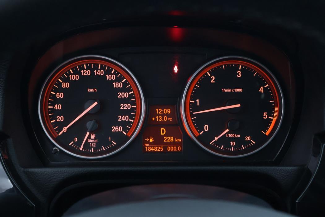 BMW 330 2010