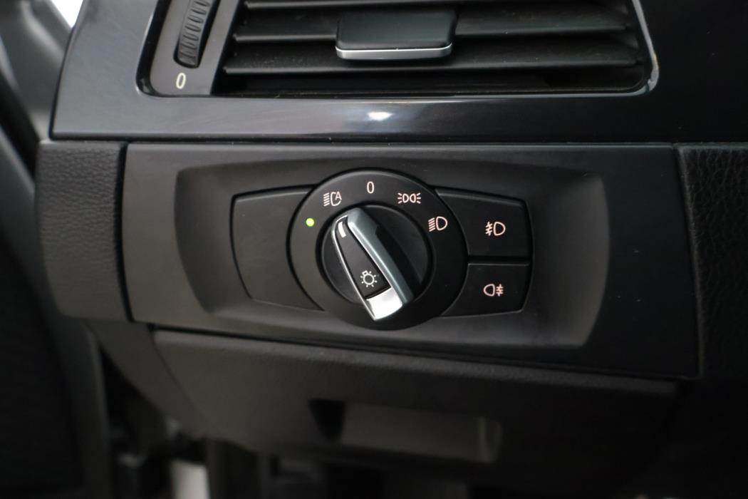 BMW 330 2010