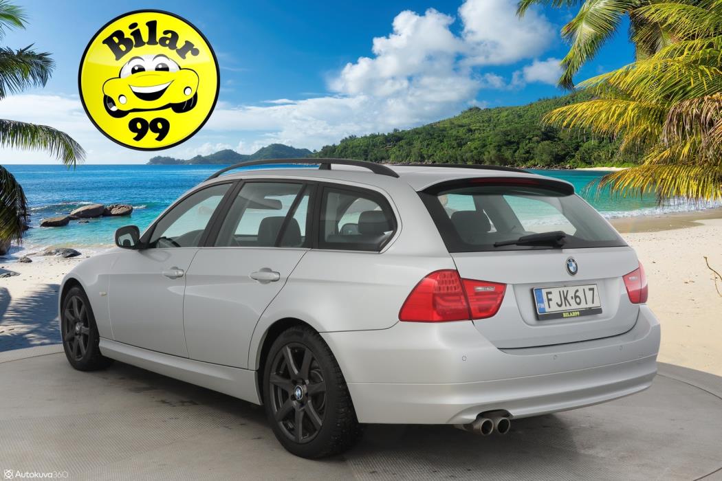 BMW 330 2010