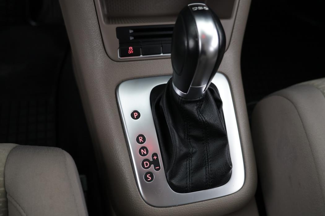 VOLKSWAGEN Golf Plus 2012