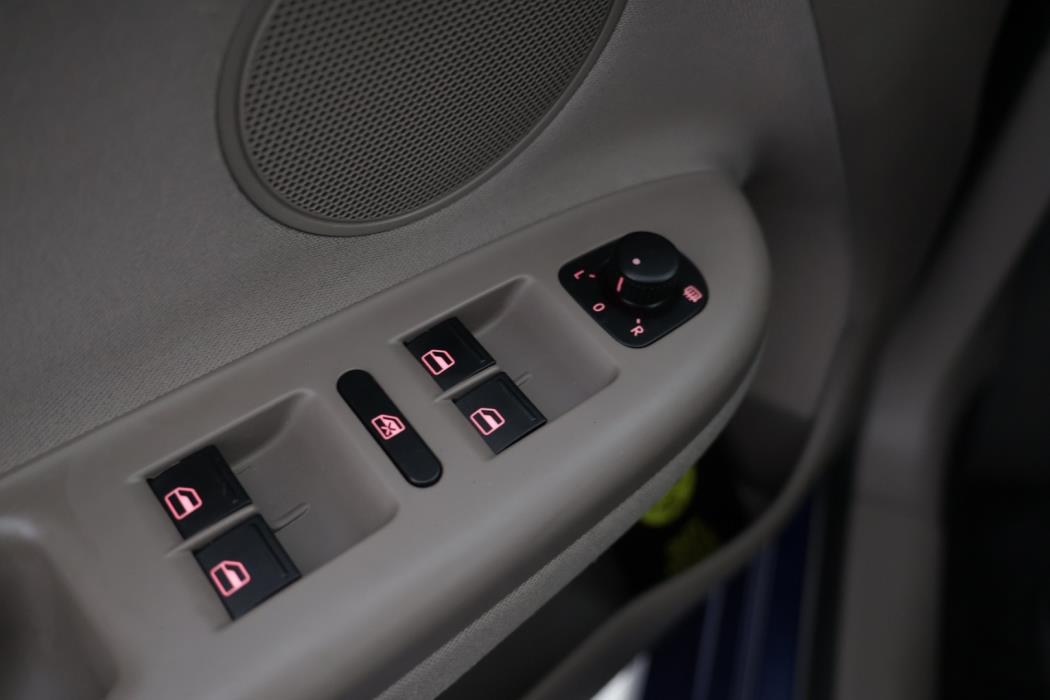 VOLKSWAGEN Golf Plus 2012