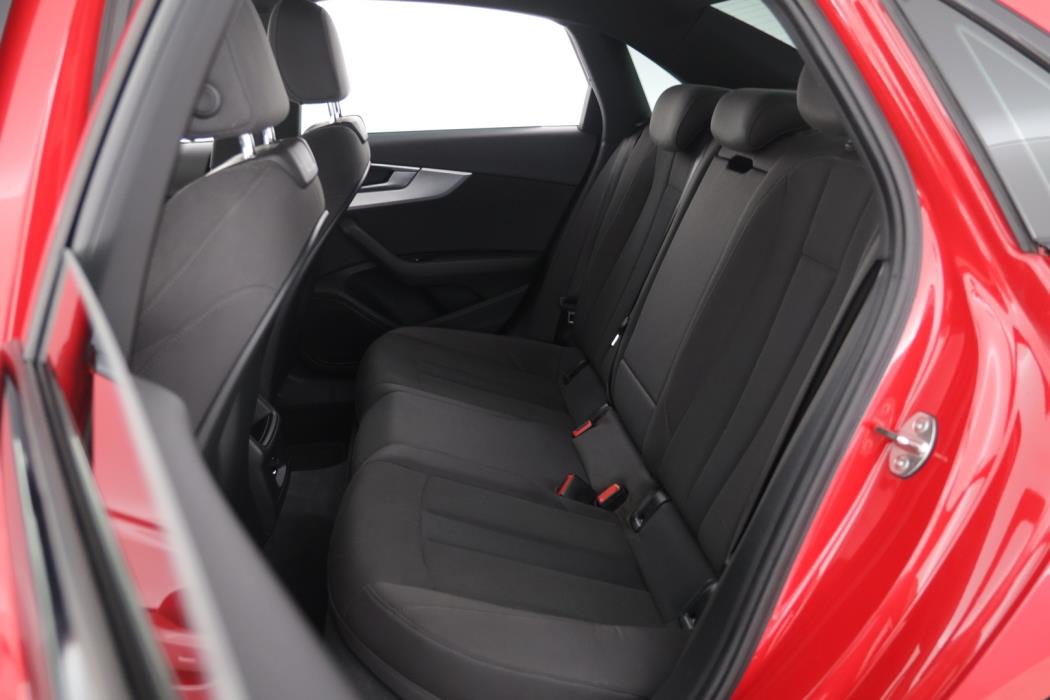 AUDI A4 2016