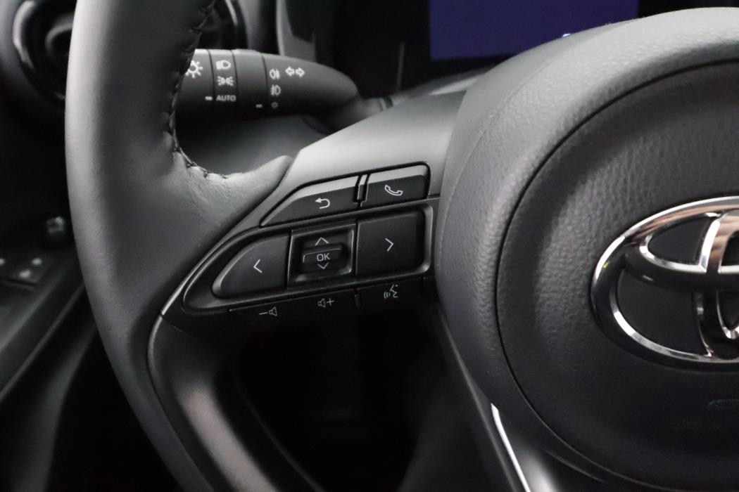 TOYOTA Yaris Cross 2023