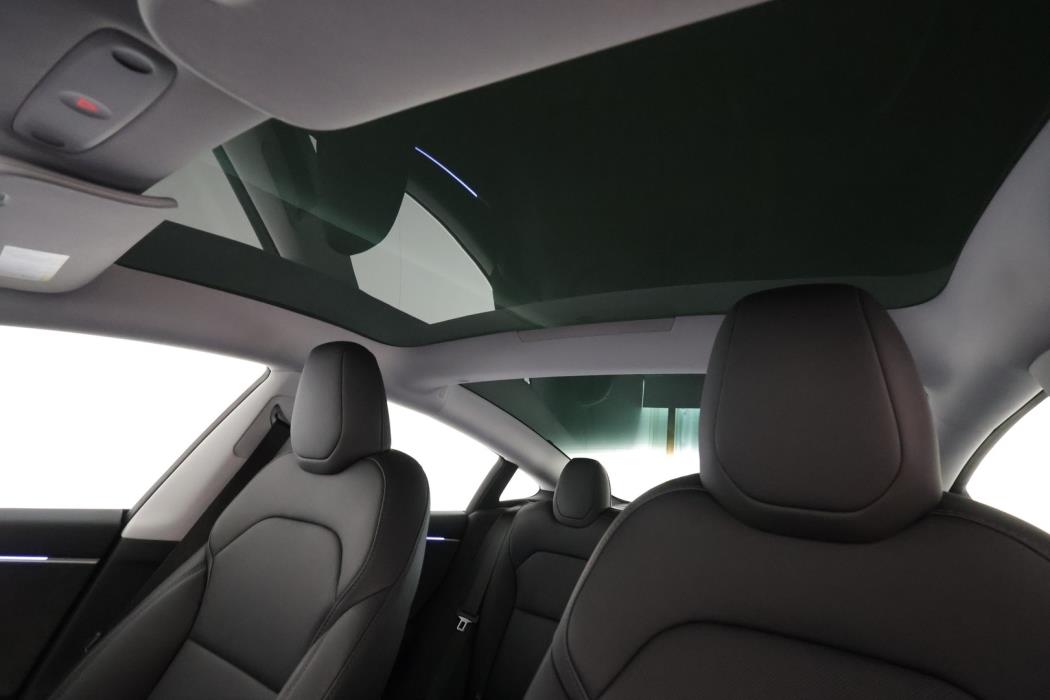 TESLA Model 3 2025
