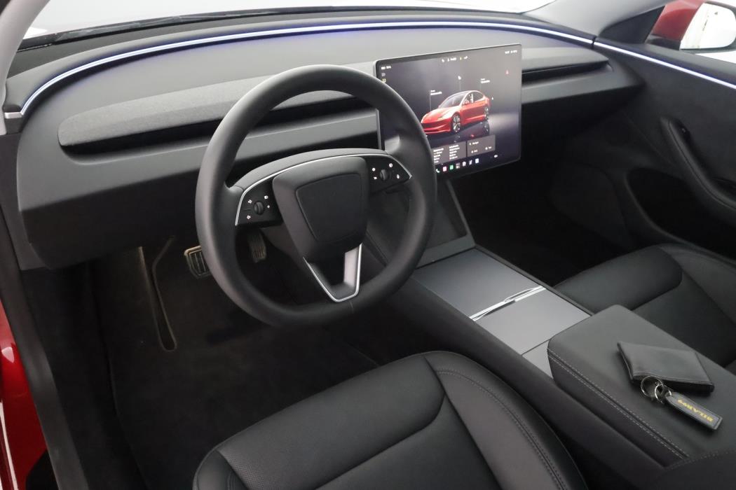 TESLA Model 3 2025