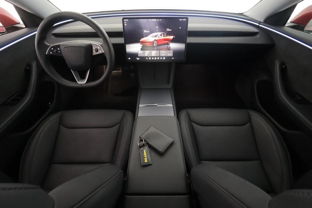 TESLA Model 3 2025