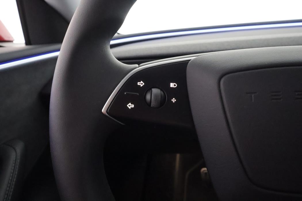 TESLA Model 3 2025