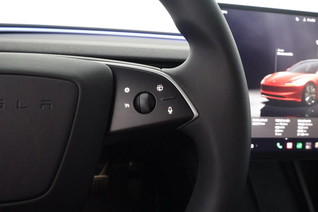 TESLA Model 3 2025