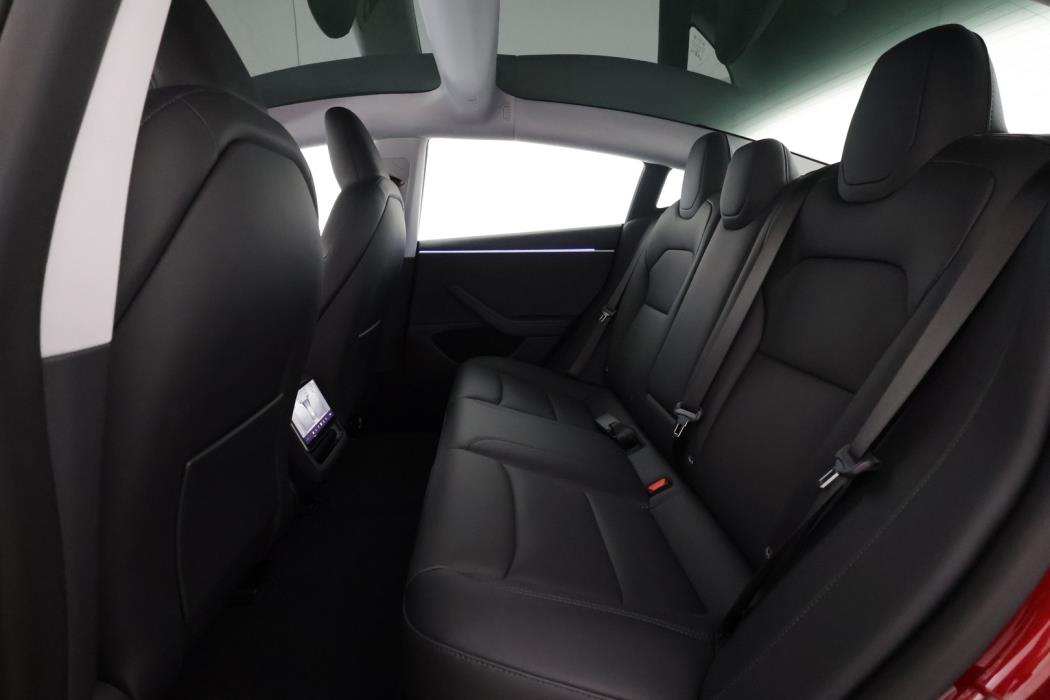 TESLA Model 3 2025