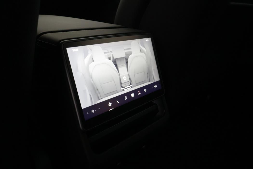 TESLA Model 3 2025