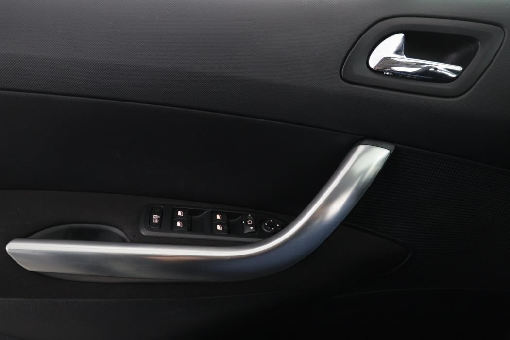 PEUGEOT 308 2013