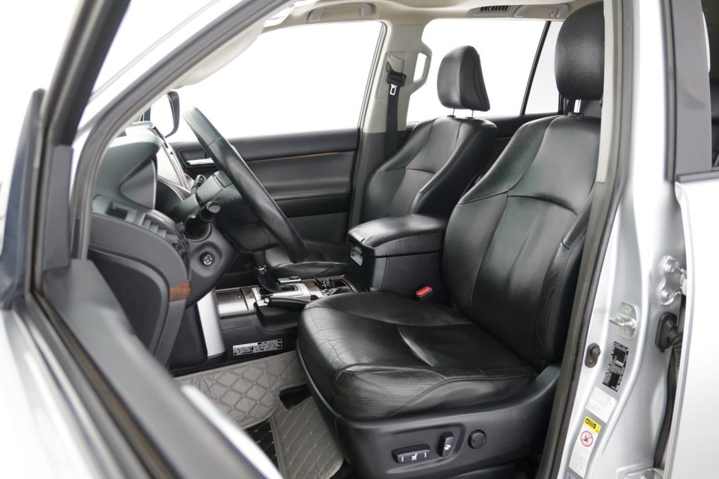 TOYOTA Land Cruiser 2010