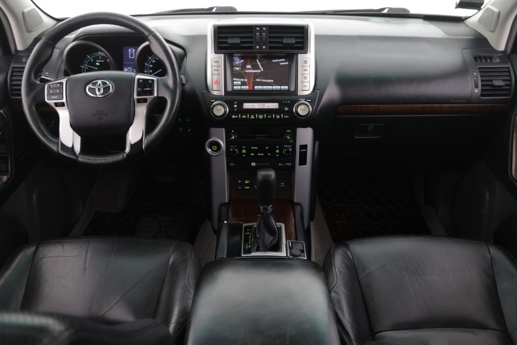 TOYOTA Land Cruiser 2010
