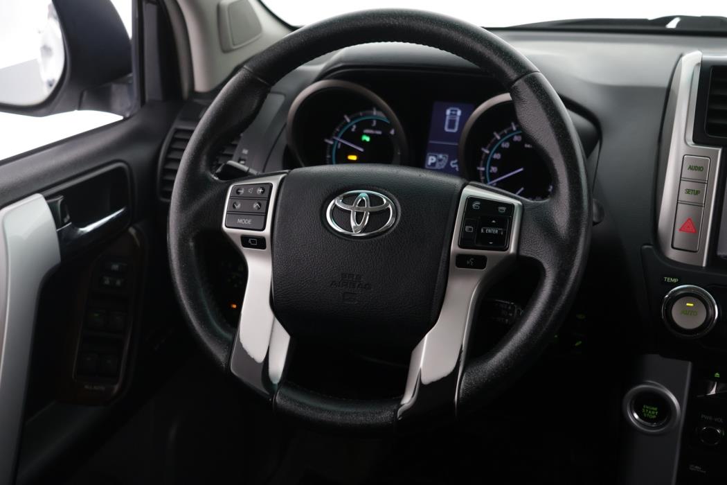 TOYOTA Land Cruiser 2010