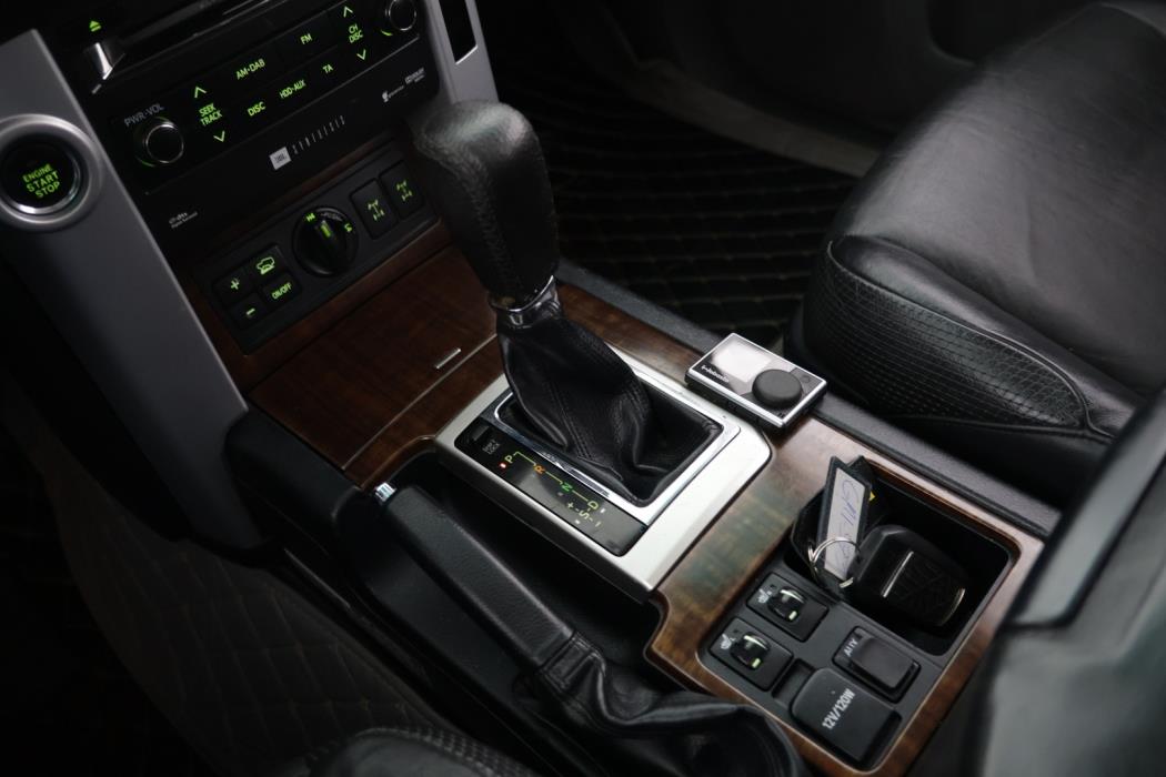 TOYOTA Land Cruiser 2010