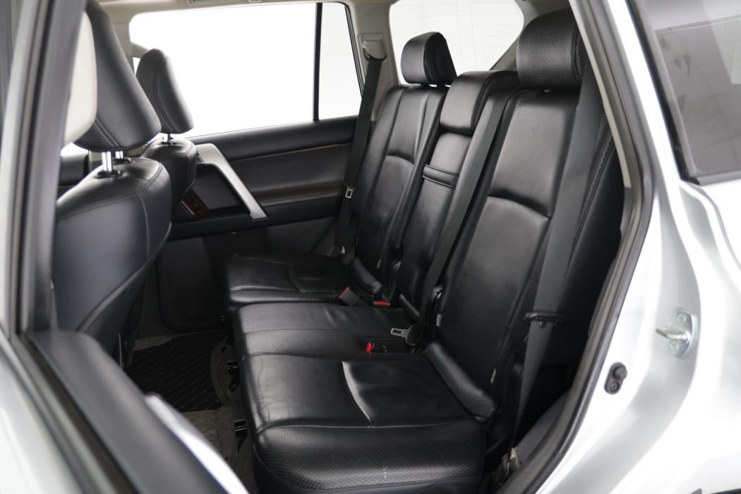 TOYOTA Land Cruiser 2010