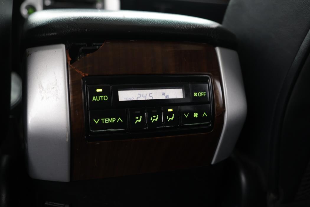 TOYOTA Land Cruiser 2010