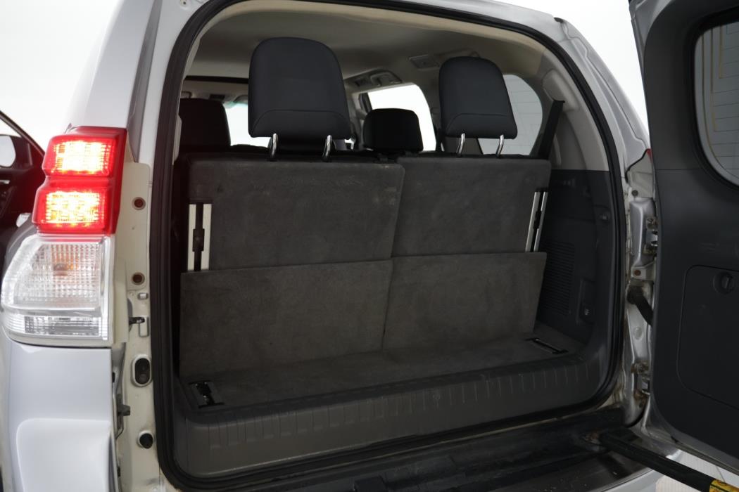 TOYOTA Land Cruiser 2010