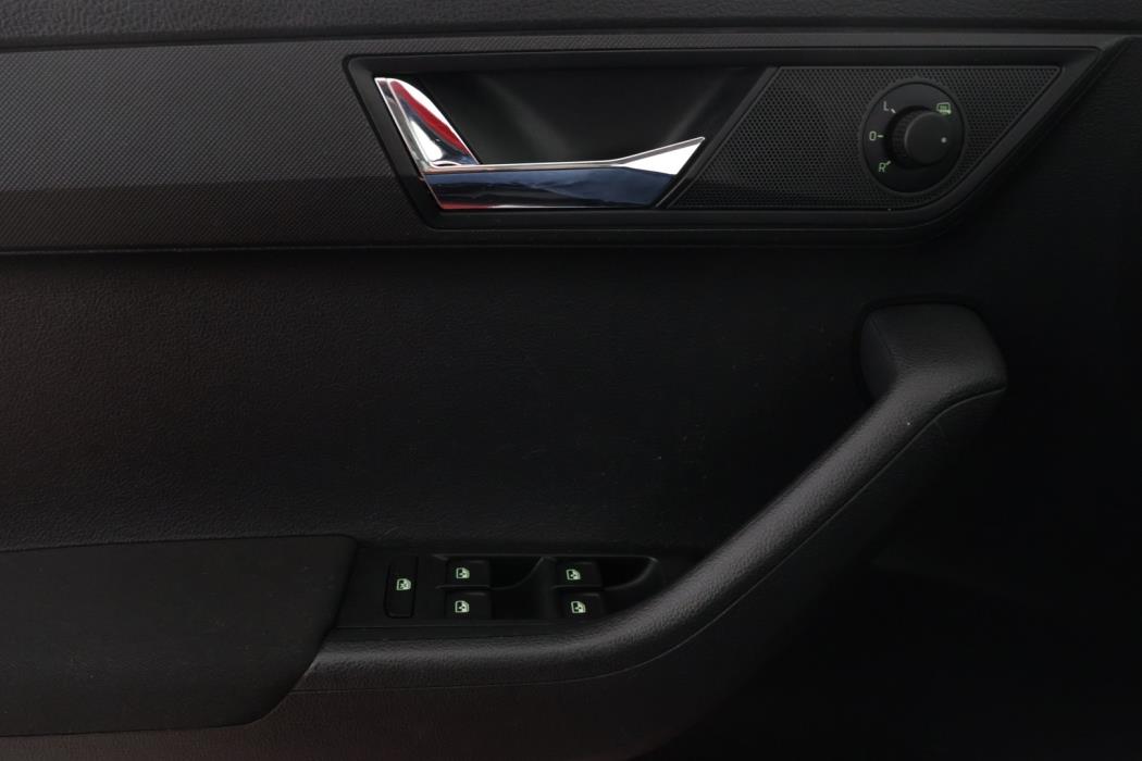 SKODA Fabia 2015