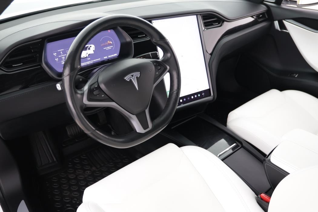 TESLA Model S 2020