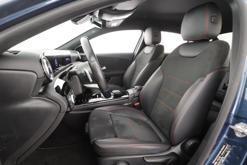 MERCEDES-BENZ A 2022