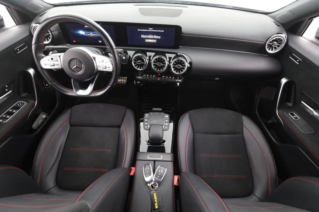 MERCEDES-BENZ A 2022