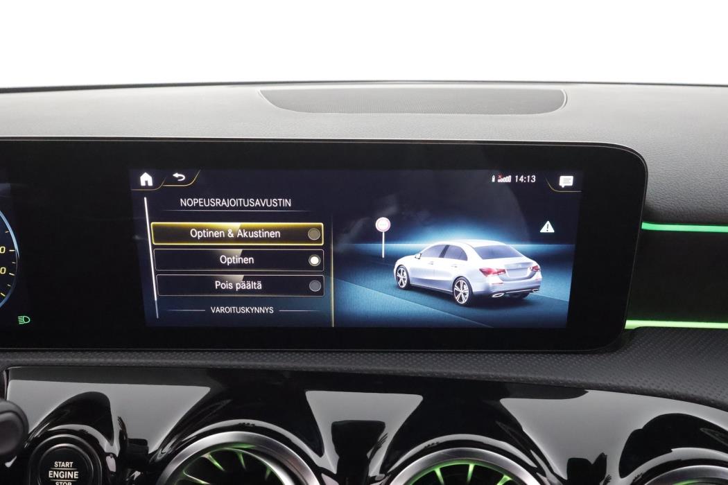 MERCEDES-BENZ A 2022