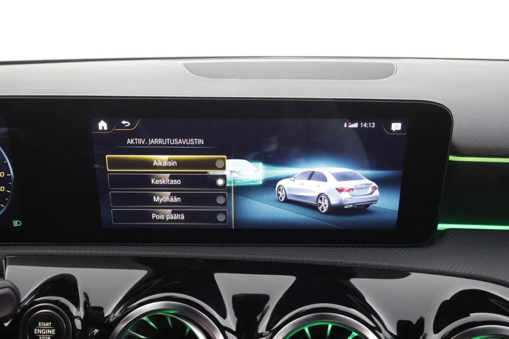 MERCEDES-BENZ A 2022