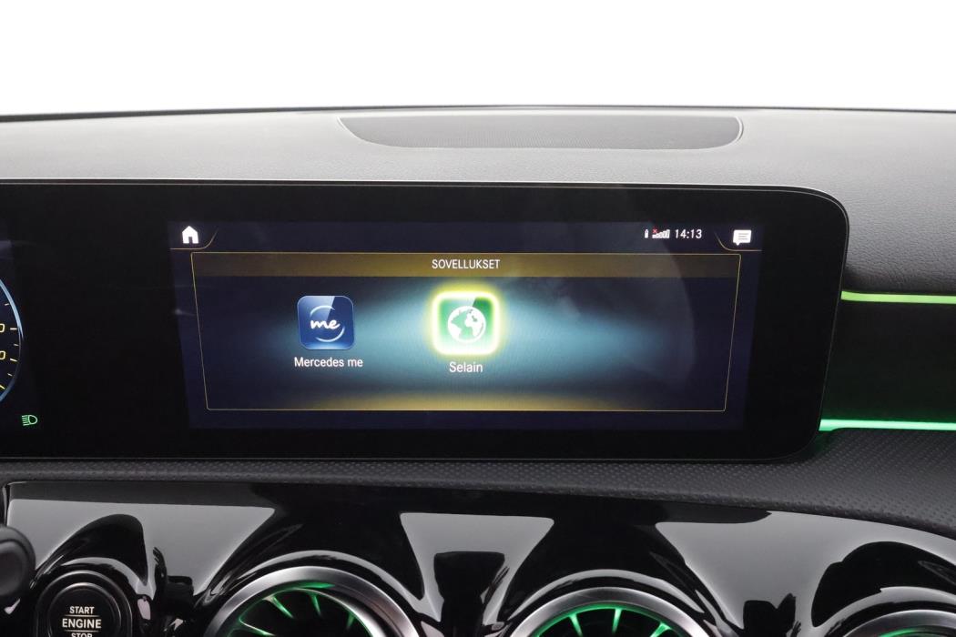 MERCEDES-BENZ A 2022