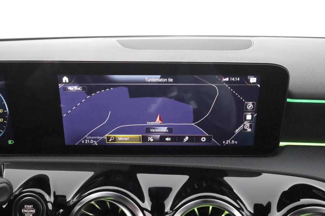 MERCEDES-BENZ A 2022