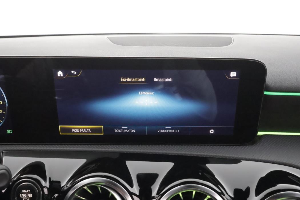 MERCEDES-BENZ A 2022