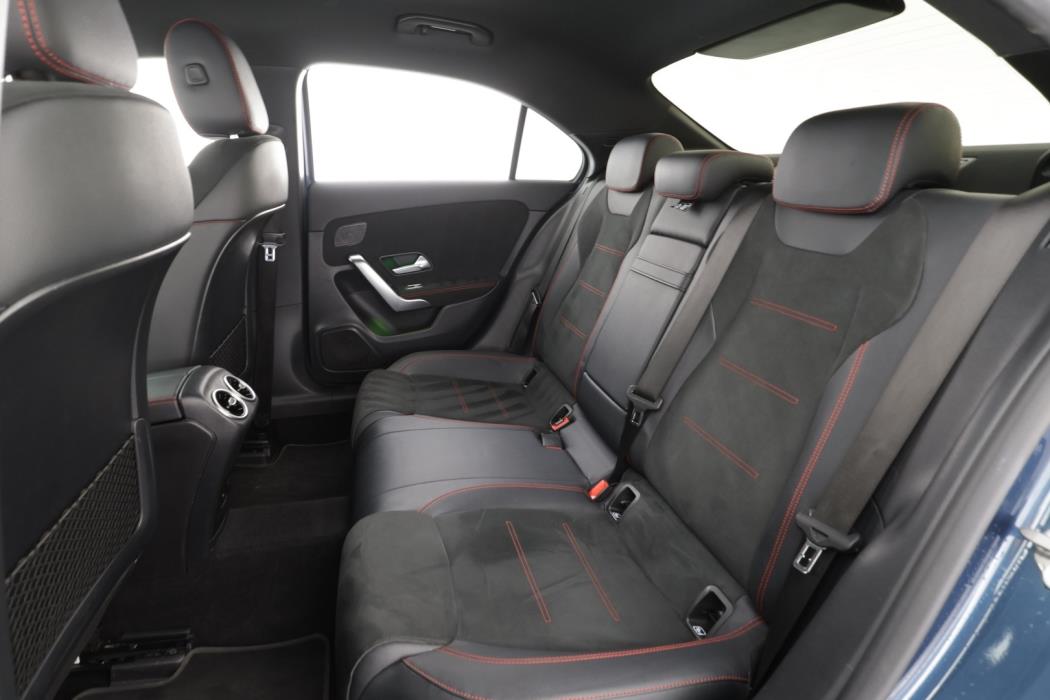 MERCEDES-BENZ A 2022