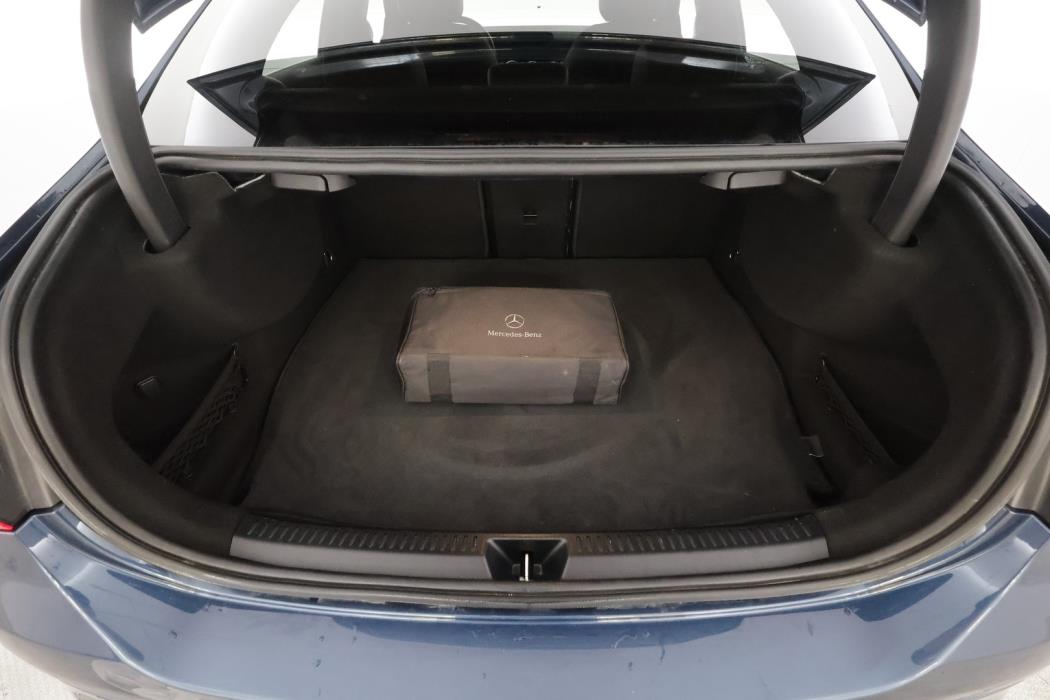 MERCEDES-BENZ A 2022