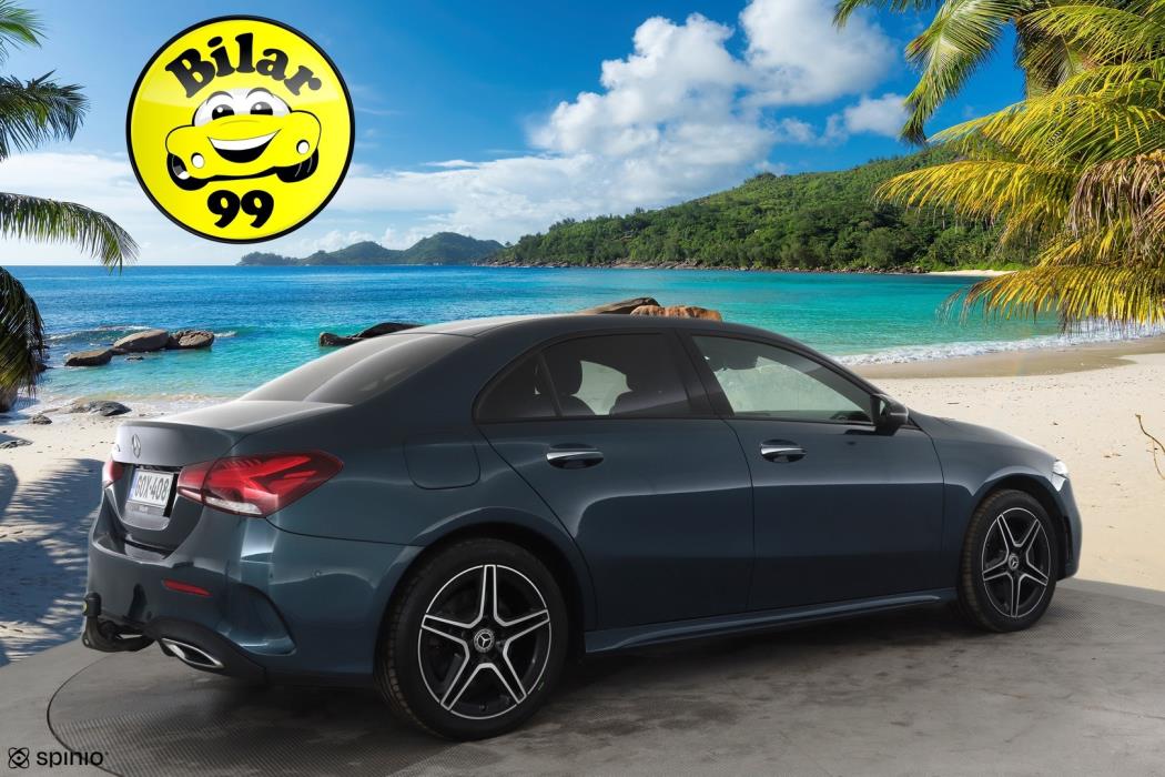 MERCEDES-BENZ A 2022