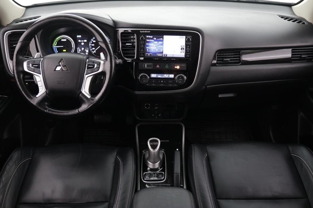 MITSUBISHI OUTLANDER PHEV 2016
