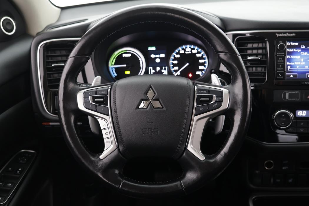 MITSUBISHI OUTLANDER PHEV 2016