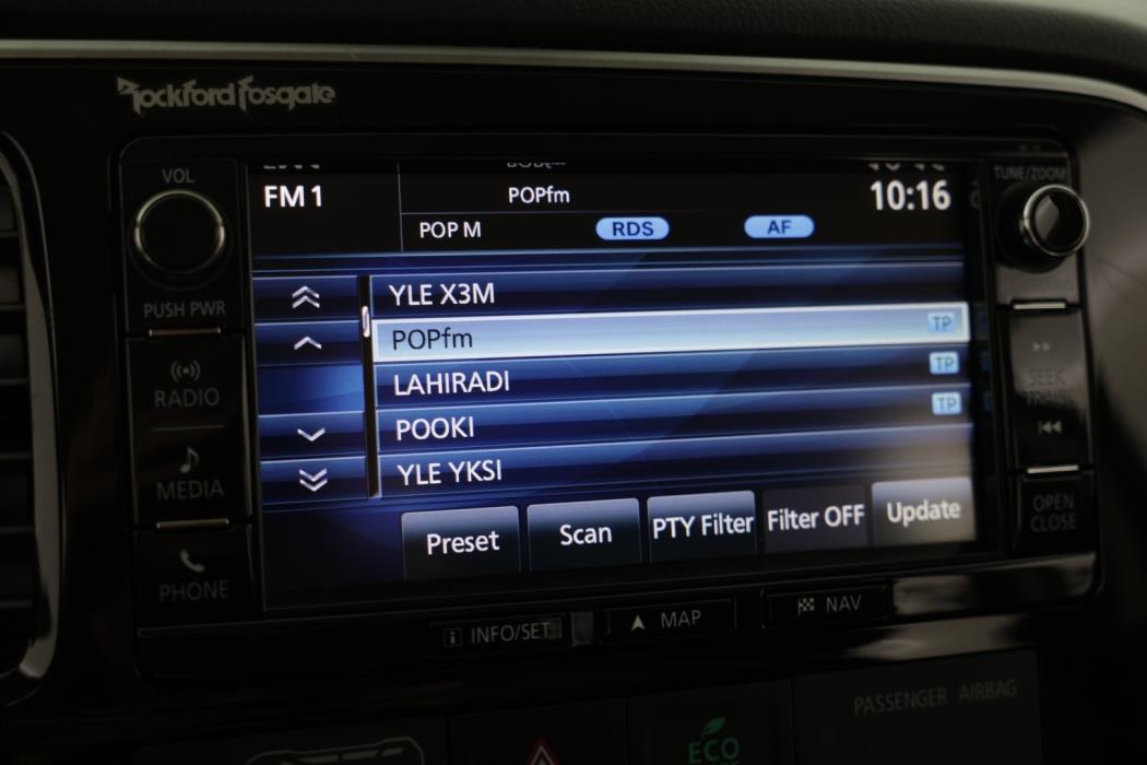 MITSUBISHI OUTLANDER PHEV 2016