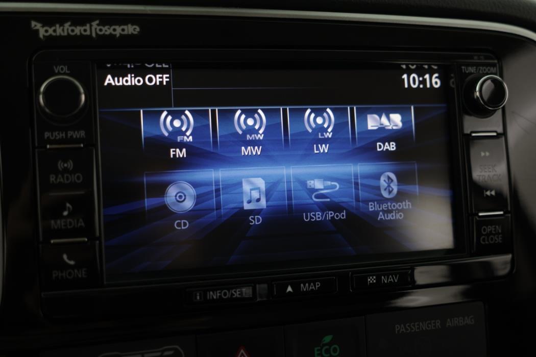MITSUBISHI OUTLANDER PHEV 2016