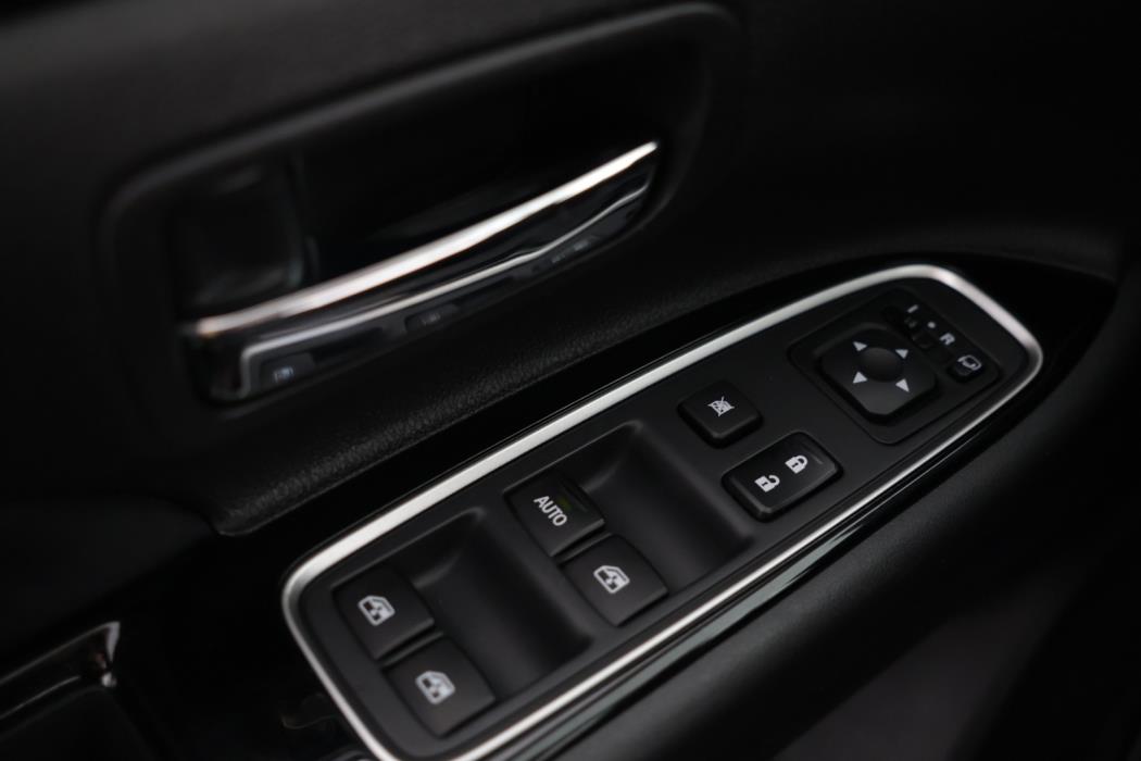 MITSUBISHI OUTLANDER PHEV 2016
