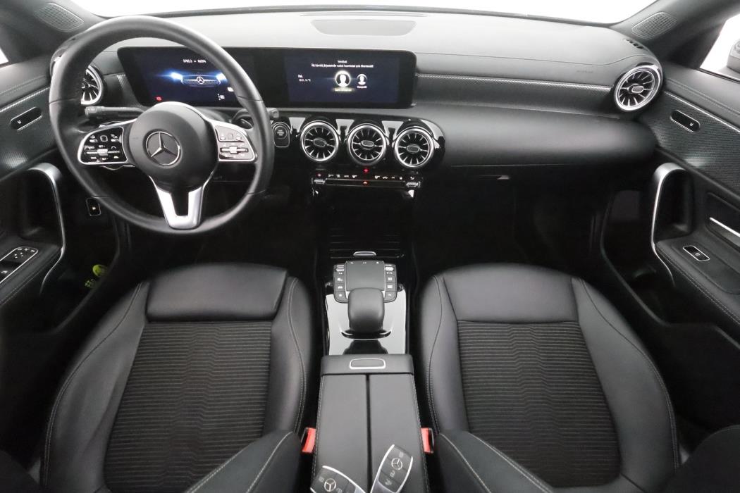 MERCEDES-BENZ CLA 2023
